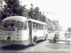 Автобус ЗИЛ-158В на ул. Шверника, 1978 г., маршрут №2.jpg